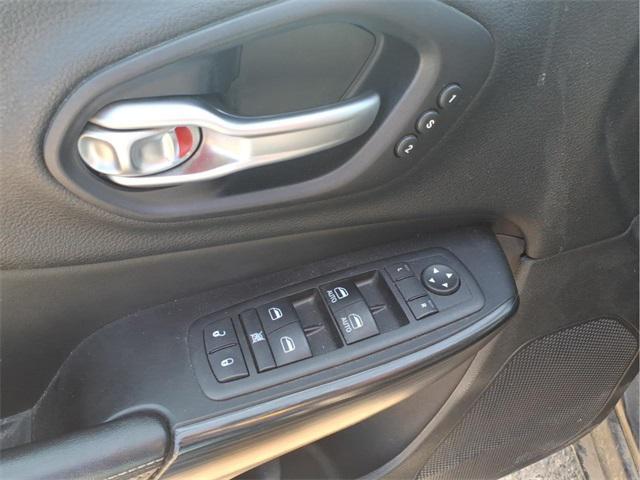 used 2014 Jeep Cherokee car, priced at $5,000