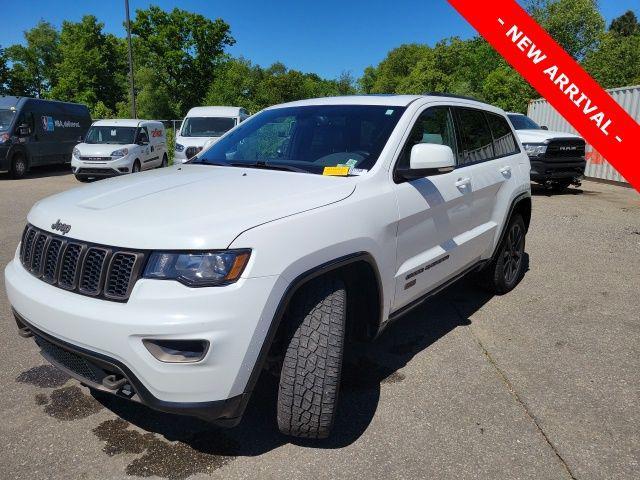 used 2016 Jeep Grand Cherokee car, priced at $9,000