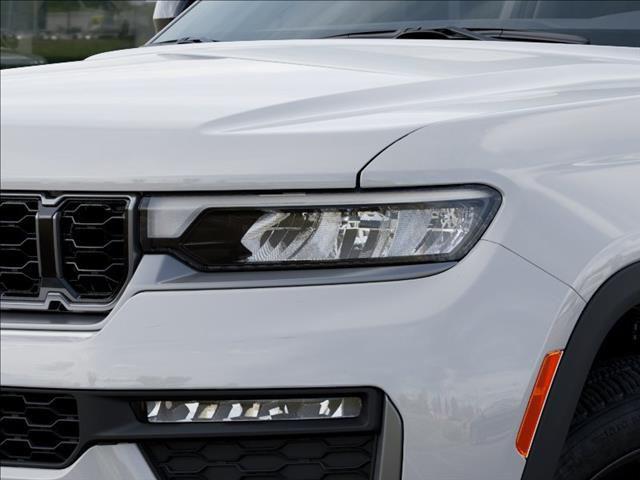 new 2026 Jeep Grand Cherokee car, priced at $47,083