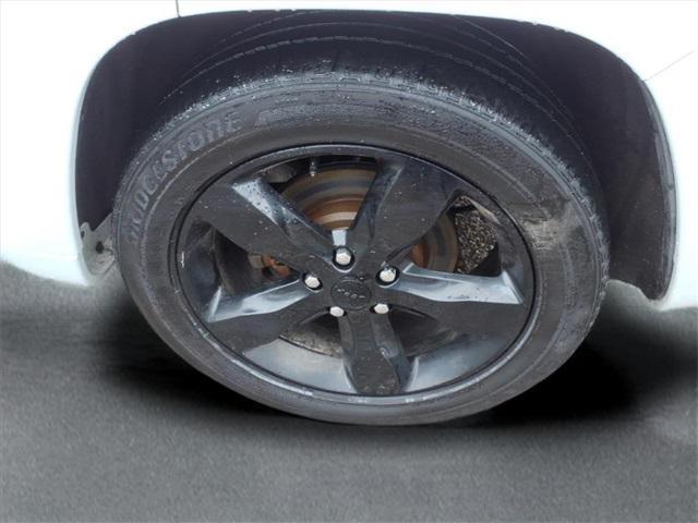 used 2016 Jeep Grand Cherokee car, priced at $11,000