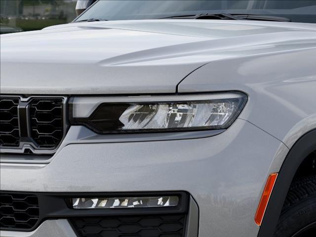 new 2026 Jeep Grand Cherokee car, priced at $46,301