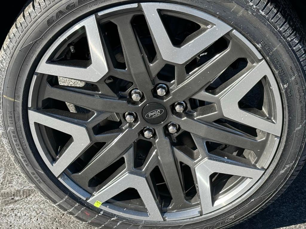 new 2026 Ford Expedition car, priced at $92,110