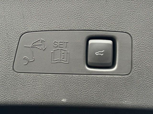 2022 Infinite Black Metallic Lincoln Corsair