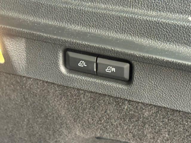 2022 Infinite Black Metallic Lincoln Corsair