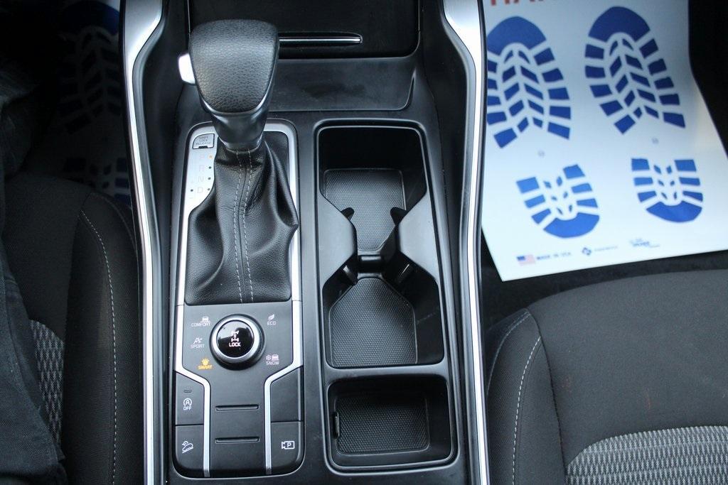 used 2023 Kia Sorento car, priced at $24,238