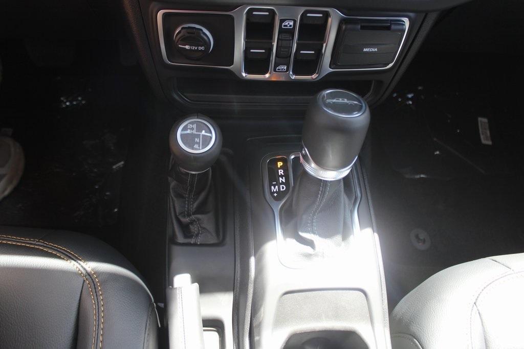 new 2025 Jeep Gladiator car, priced at $40,649