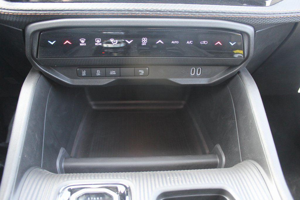 new 2026 Jeep Cherokee car, priced at $41,359