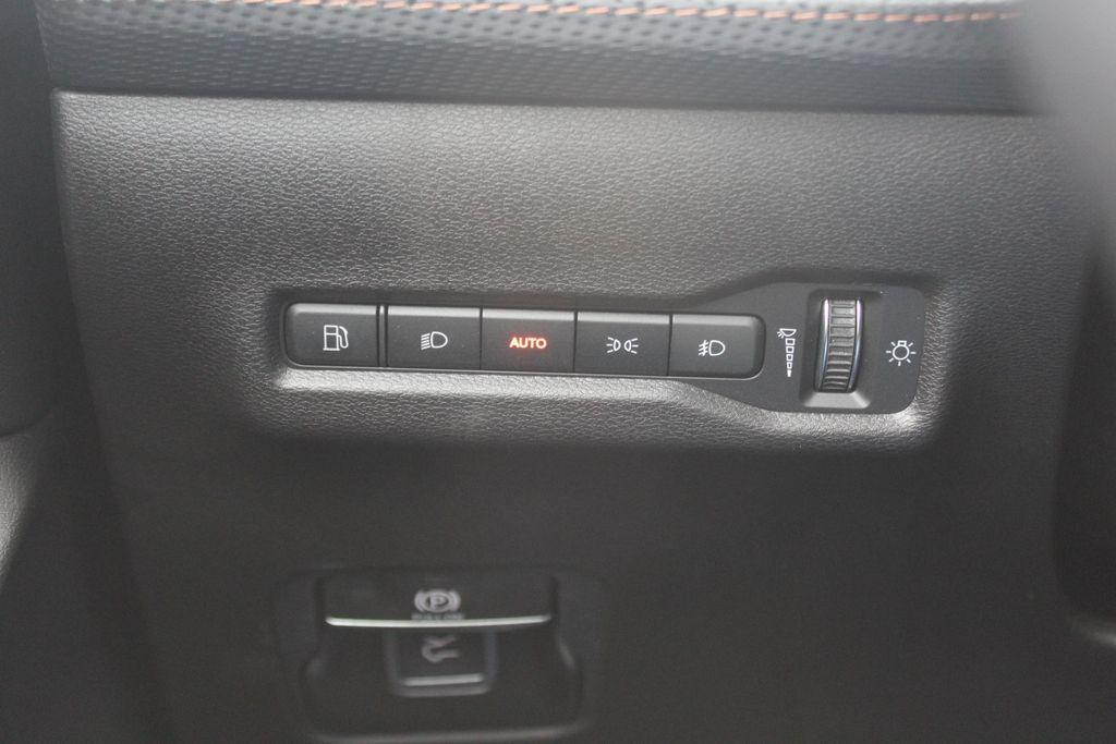new 2026 Jeep Cherokee car, priced at $38,475
