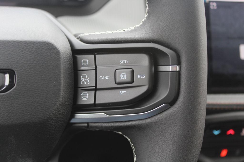 new 2026 Jeep Cherokee car, priced at $38,475