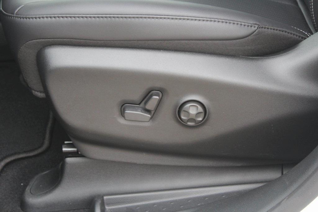 new 2026 Chrysler Pacifica car, priced at $42,567