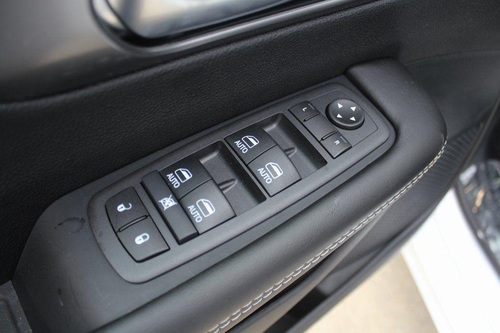 new 2026 Chrysler Pacifica car, priced at $44,026