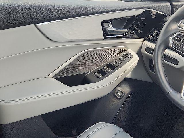 used 2023 Acura MDX car, priced at $43,669