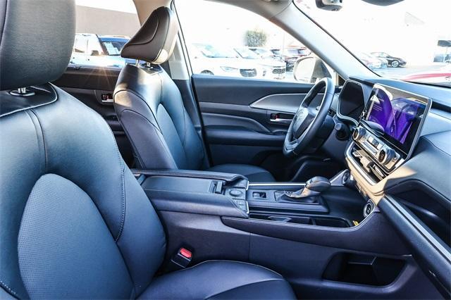 used 2025 Toyota Grand Highlander car, priced at $41,998
