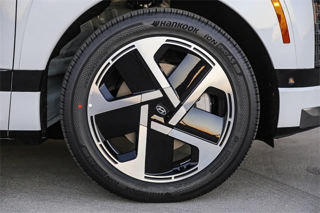 new 2026 Hyundai IONIQ 9 car, priced at $64,575