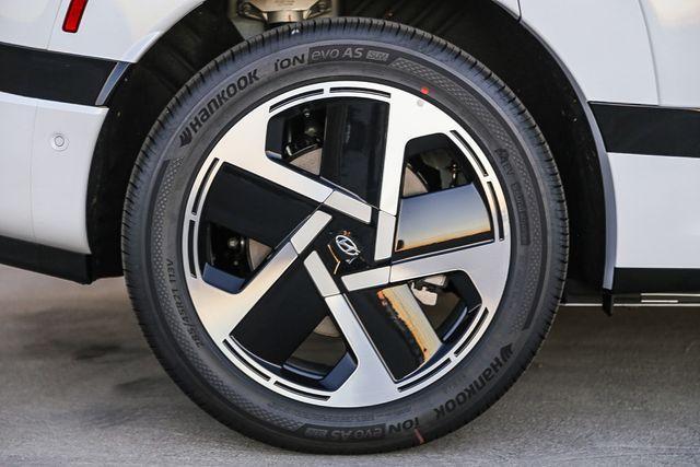 new 2026 Hyundai IONIQ 9 car, priced at $68,036