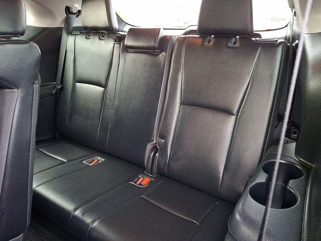 used 2021 Toyota Highlander car, priced at $27,500