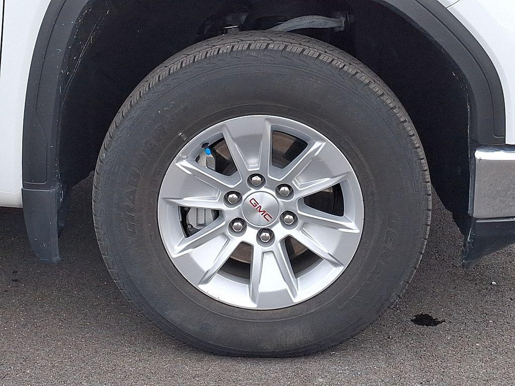 used 2024 GMC Sierra 1500 car, priced at $29,500