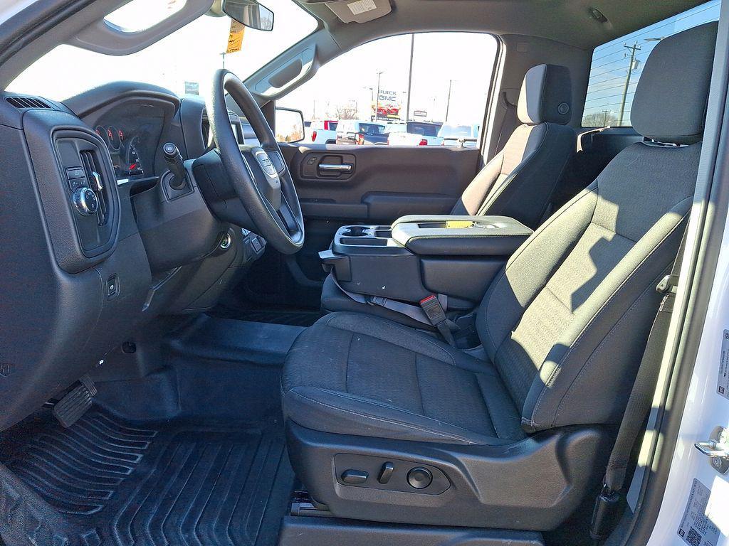 used 2024 GMC Sierra 1500 car, priced at $30,200