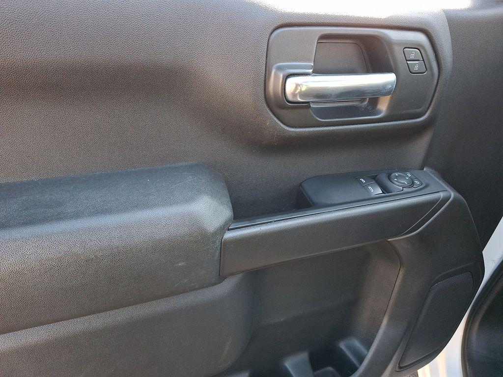 used 2024 GMC Sierra 1500 car, priced at $30,200