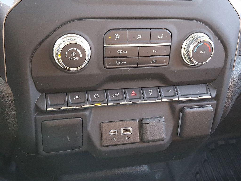 used 2024 GMC Sierra 1500 car, priced at $30,200