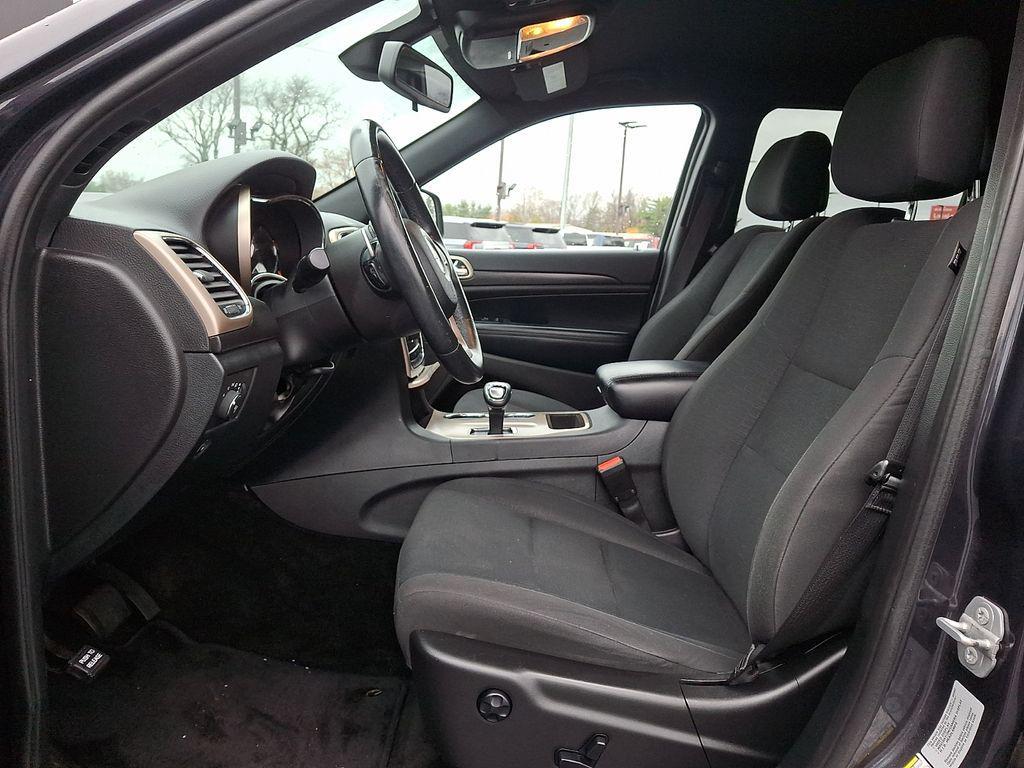 used 2015 Jeep Grand Cherokee car, priced at $10,800