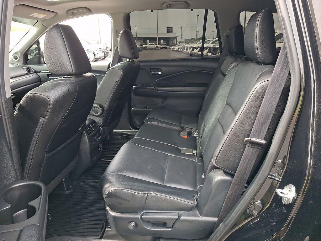 used 2022 Honda Pilot car, priced at $27,675