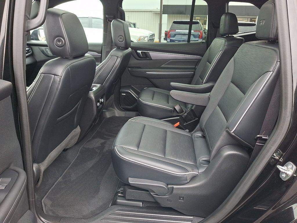 used 2025 Buick Enclave car, priced at $38,500