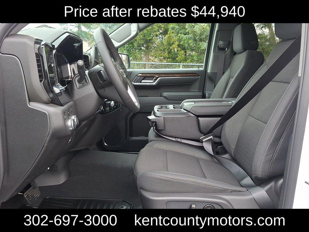 new 2026 GMC Sierra 1500 car, priced at $44,940