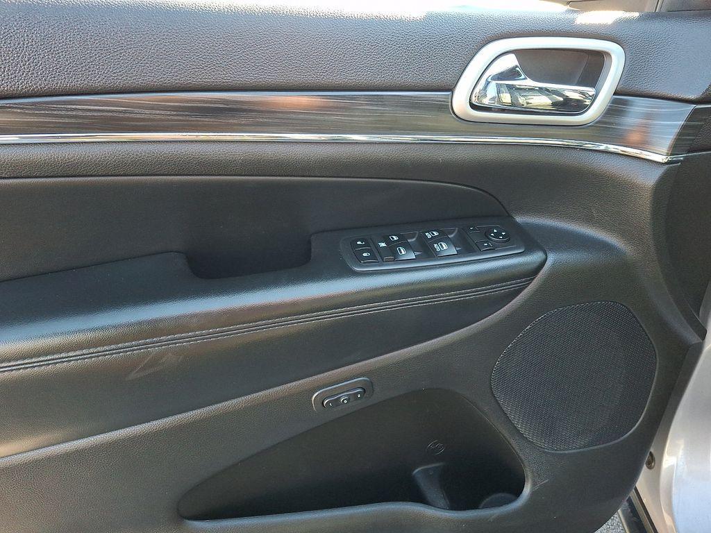 used 2019 Jeep Grand Cherokee car, priced at $17,000