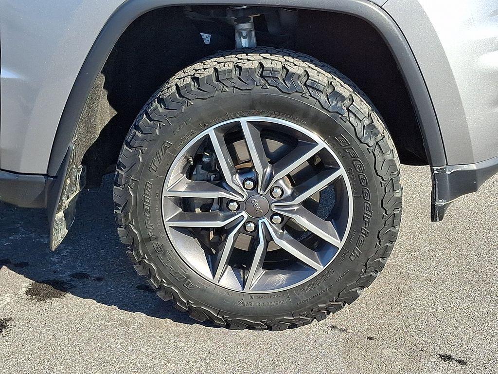 used 2019 Jeep Grand Cherokee car, priced at $17,000