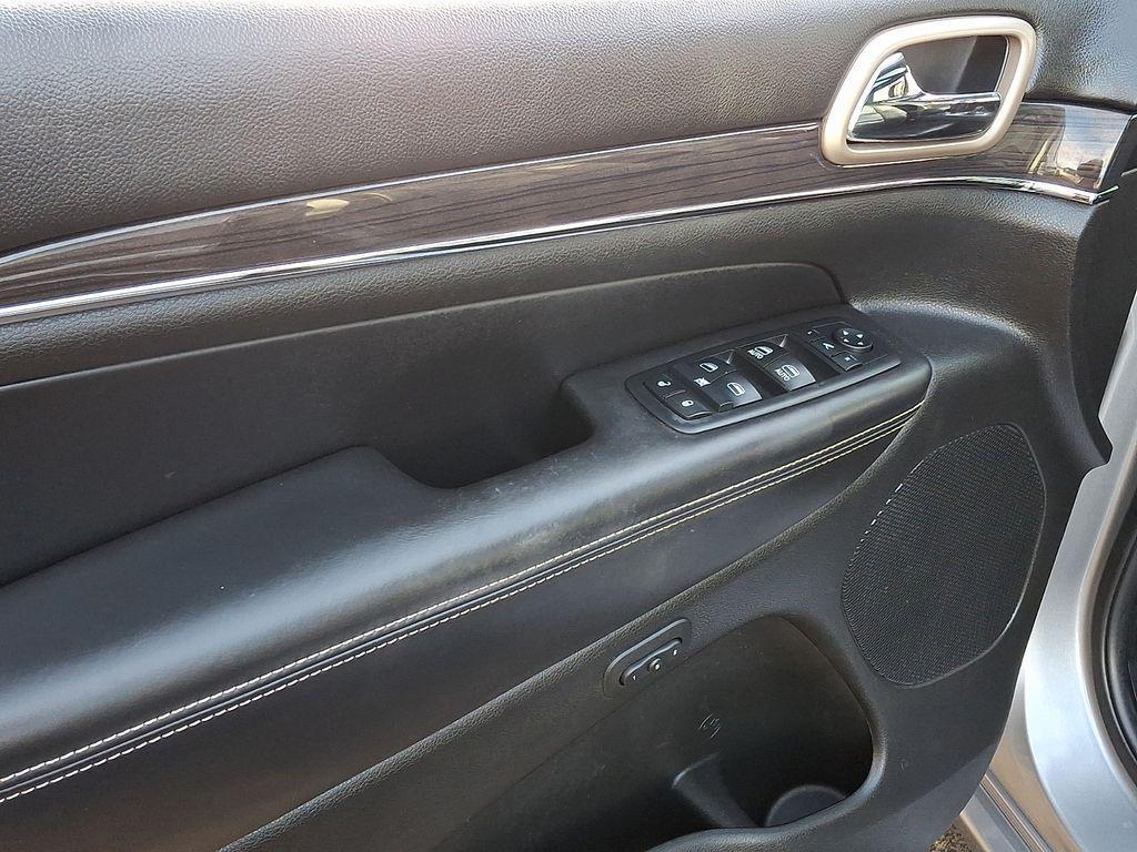 used 2017 Jeep Grand Cherokee car, priced at $18,800