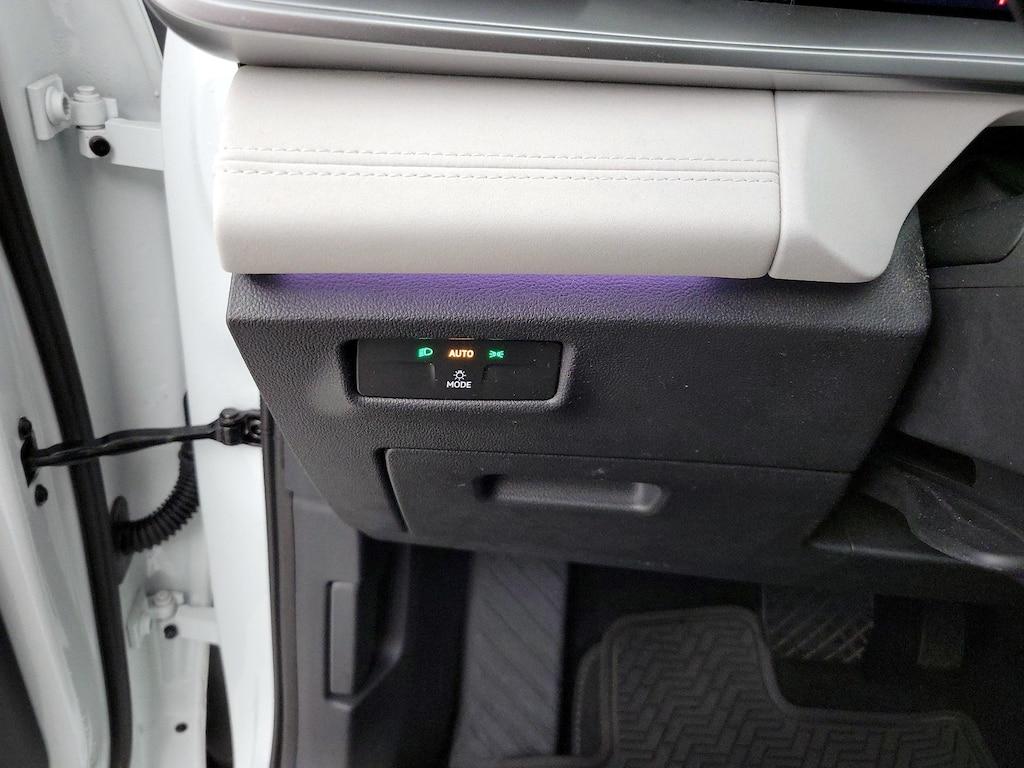 used 2025 Volkswagen Tiguan car, priced at $28,998