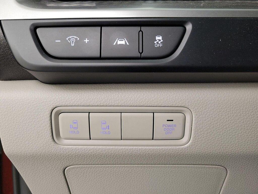 used 2024 Kia Carnival car, priced at $30,998