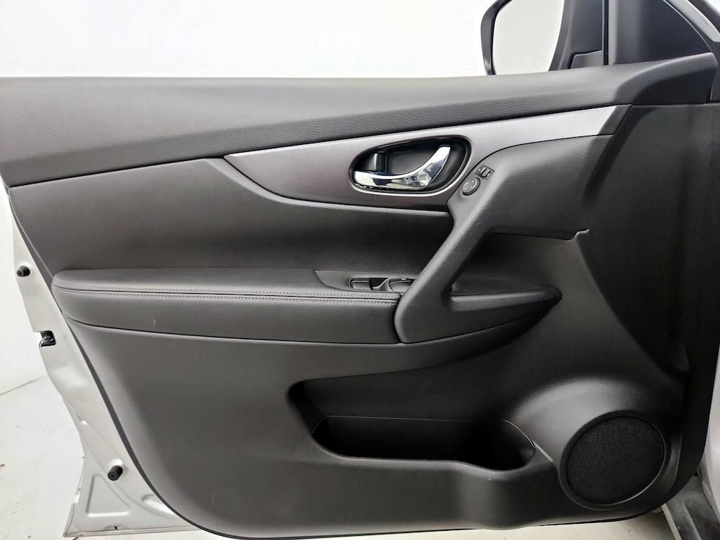 used 2016 Nissan Rogue car, priced at $13,998