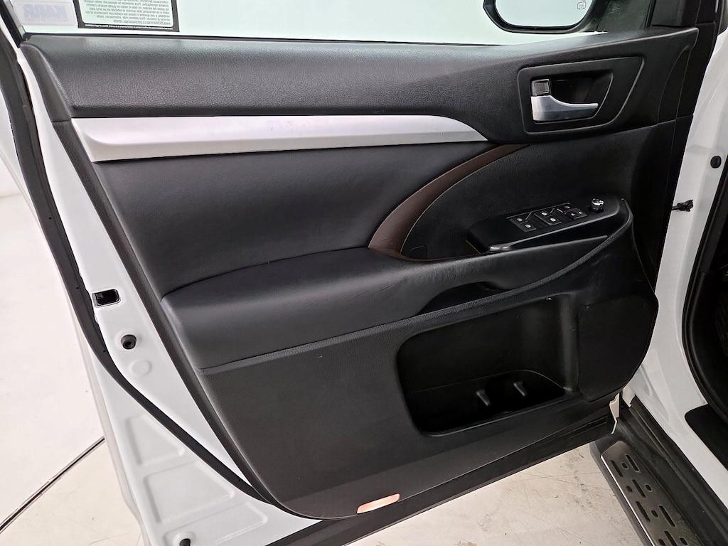used 2018 Toyota Highlander car, priced at $24,998