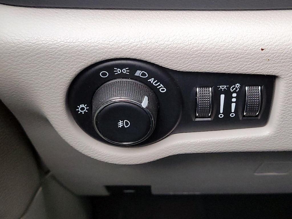 used 2023 Chrysler Pacifica car, priced at $23,998