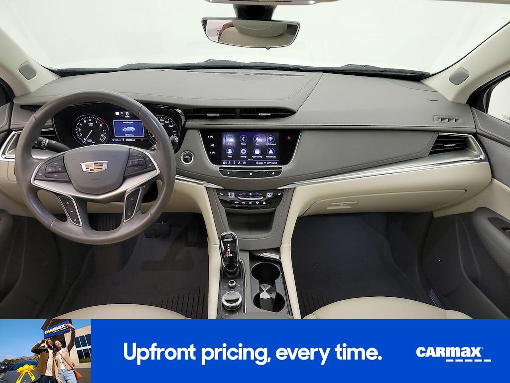 used 2021 Cadillac XT5 car, priced at $32,998