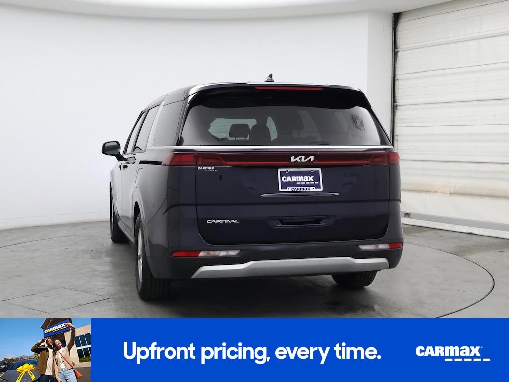 used 2024 Kia Carnival car, priced at $28,998