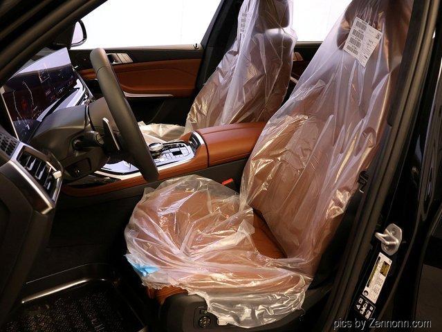 new 2026 BMW X7 car, priced at $100,600