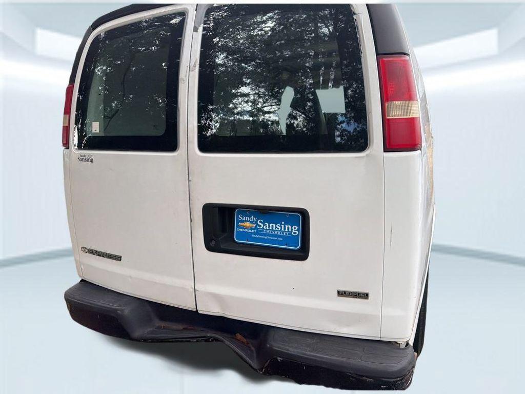 used 2010 Chevrolet Express 2500 car, priced at $955