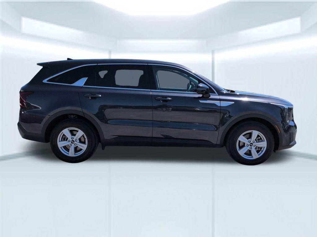 used 2025 Kia Sorento car, priced at $26,565