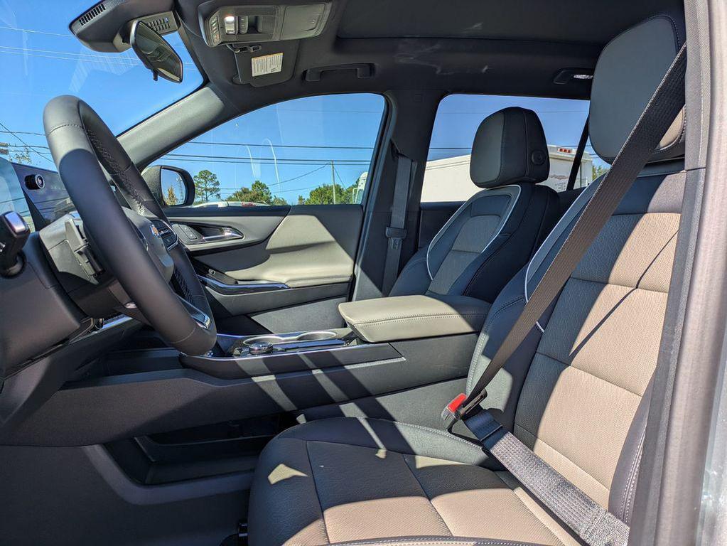 new 2026 Chevrolet Equinox car, priced at $36,840