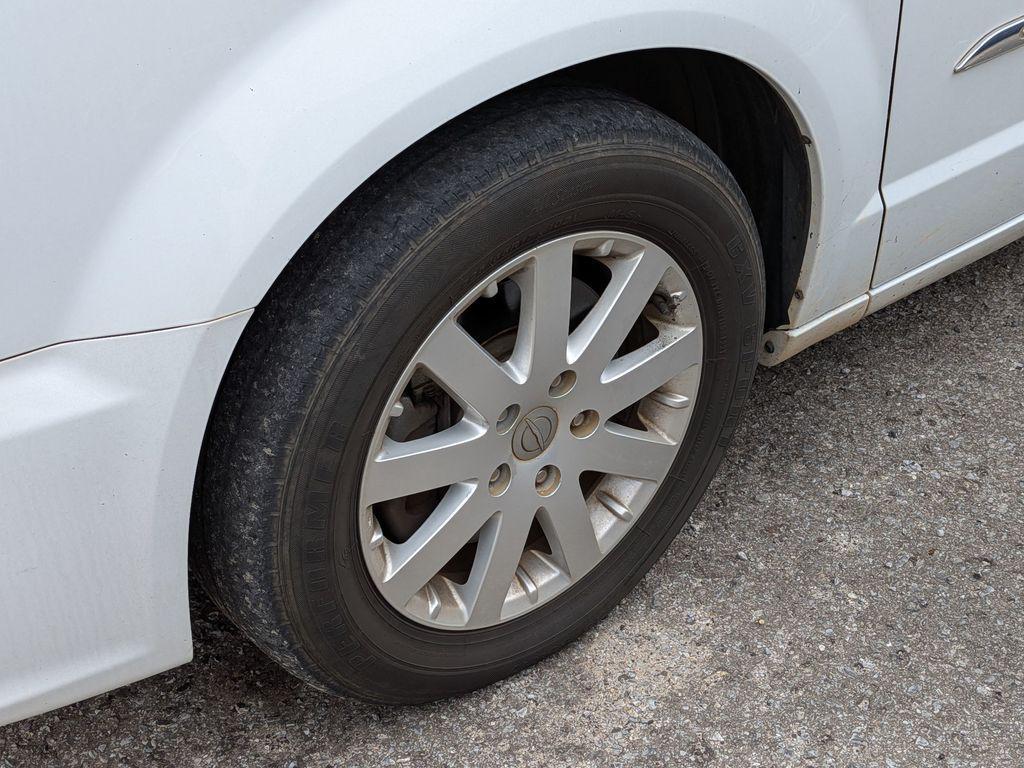 used 2015 Chrysler Town & Country car