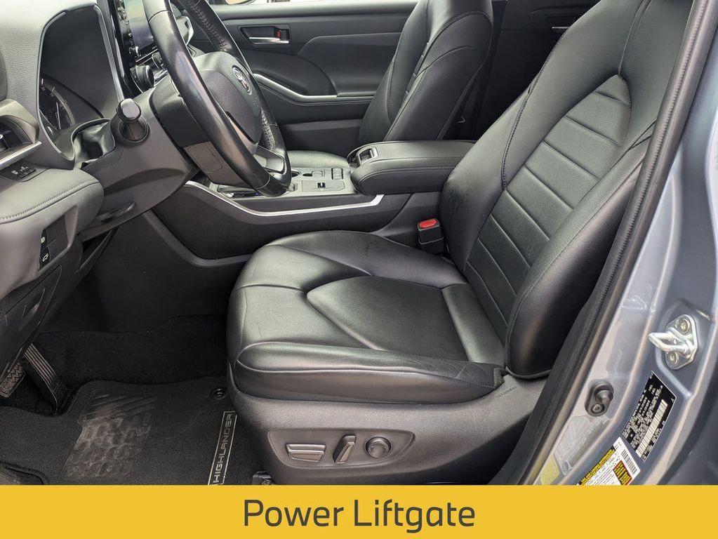 used 2022 Toyota Highlander car, priced at $37,678