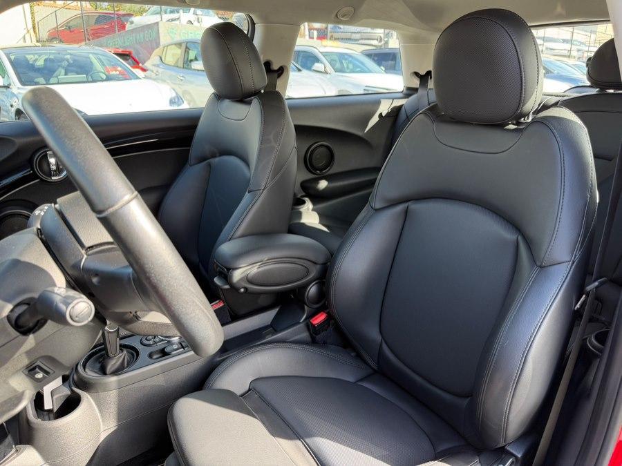 used 2022 MINI Hardtop car, priced at $18,420