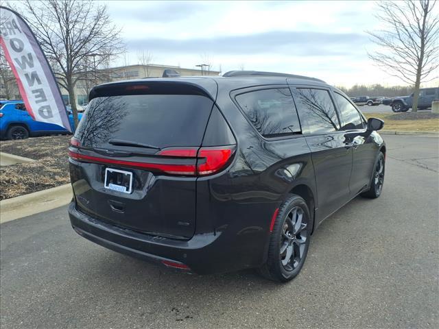 used 2023 Chrysler Pacifica car, priced at $29,400