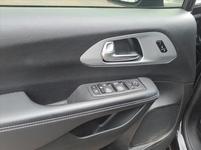 used 2023 Chrysler Pacifica car, priced at $29,400