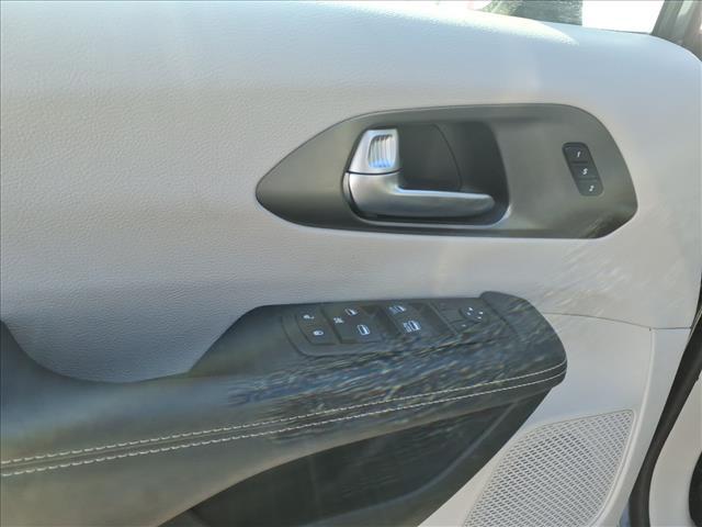 used 2023 Chrysler Pacifica car, priced at $32,000