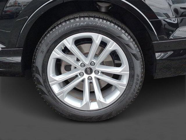 used 2025 Audi Q7 car, priced at $45,999