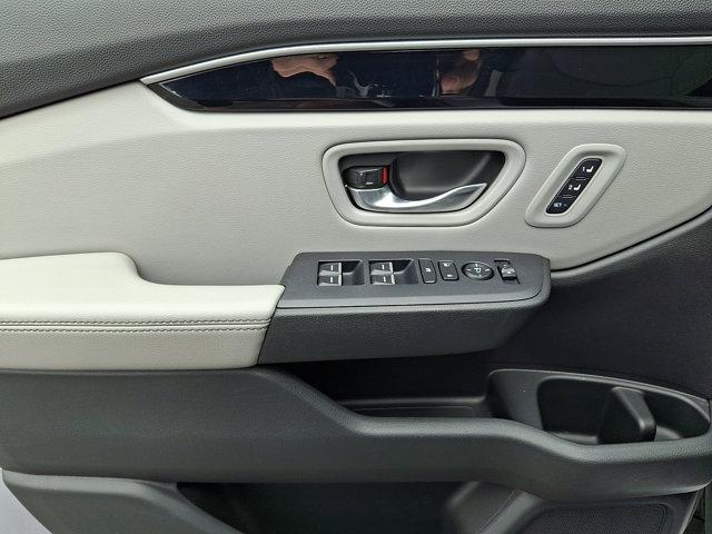 used 2023 Honda Pilot car, priced at $41,495
